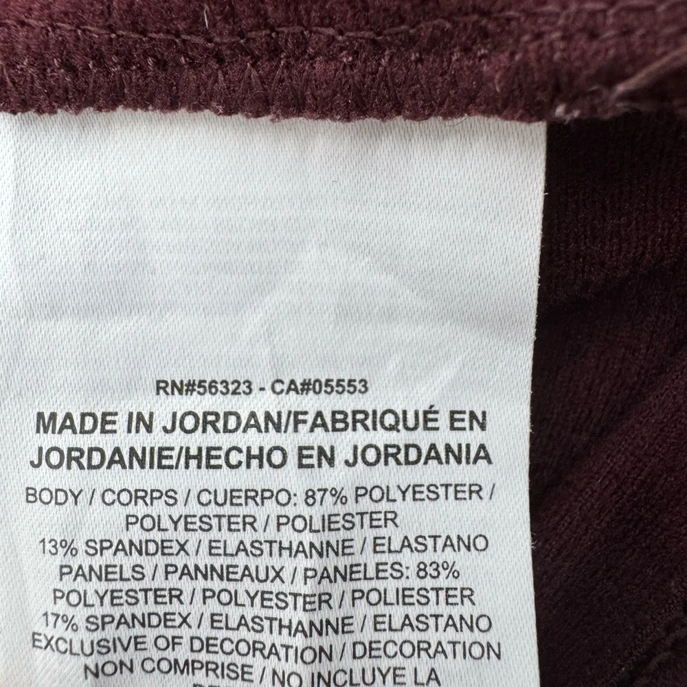 Nike‎ Pro Hyper Warm Women's Burgundy Textured Cowl Neck Pullover, Size Medium